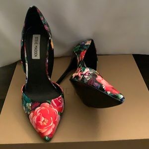 Steve Madden floral print shoes